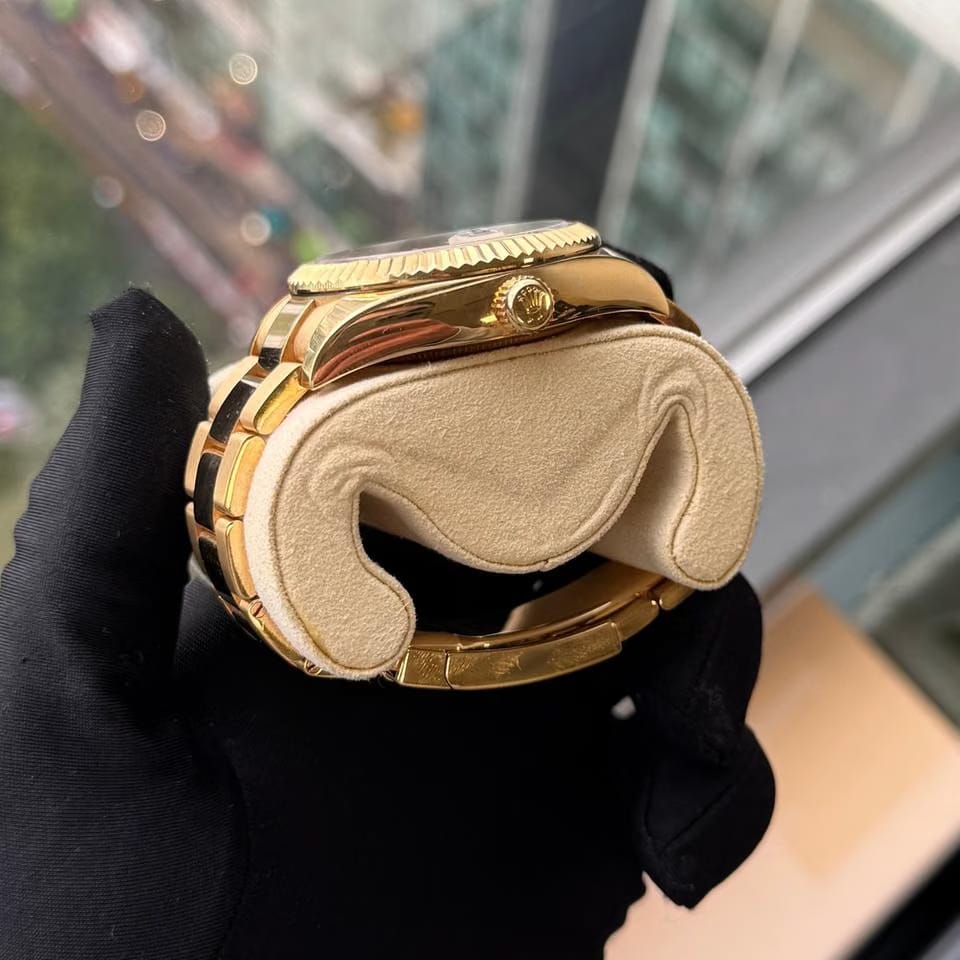 Rolex | Sky-Dweller | 326938 | Yellow gold | 42 mm | Yellow gold | Gold | Automatic