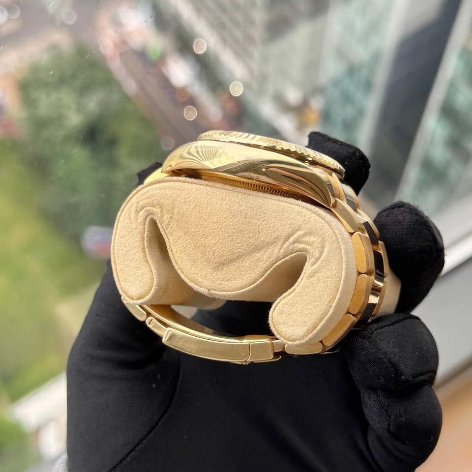 Rolex | Sky-Dweller | 326938 | Yellow gold | 42 mm | Yellow gold | Gold | Automatic