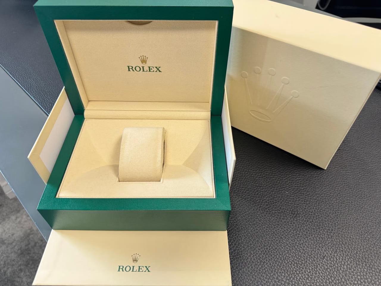 Rolex | Sky-Dweller | 326938 | Yellow gold | 42 mm | Yellow gold | Gold | Automatic