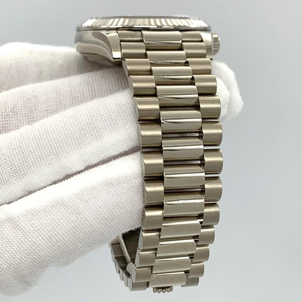Rolex | Day-Date | 128239 | White gold | 36 x 43 mm | White gold | Silver | Automatic
