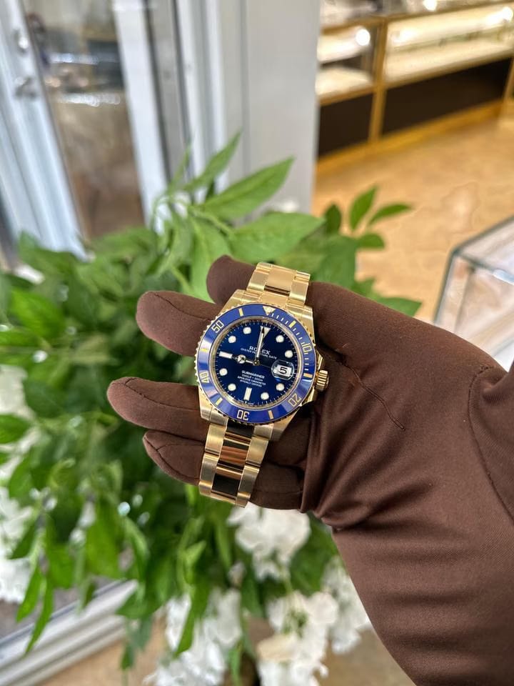Rolex | Submariner | 126618LB | Yellow gold | 40 mm | Yellow gold | Blue | Automatic