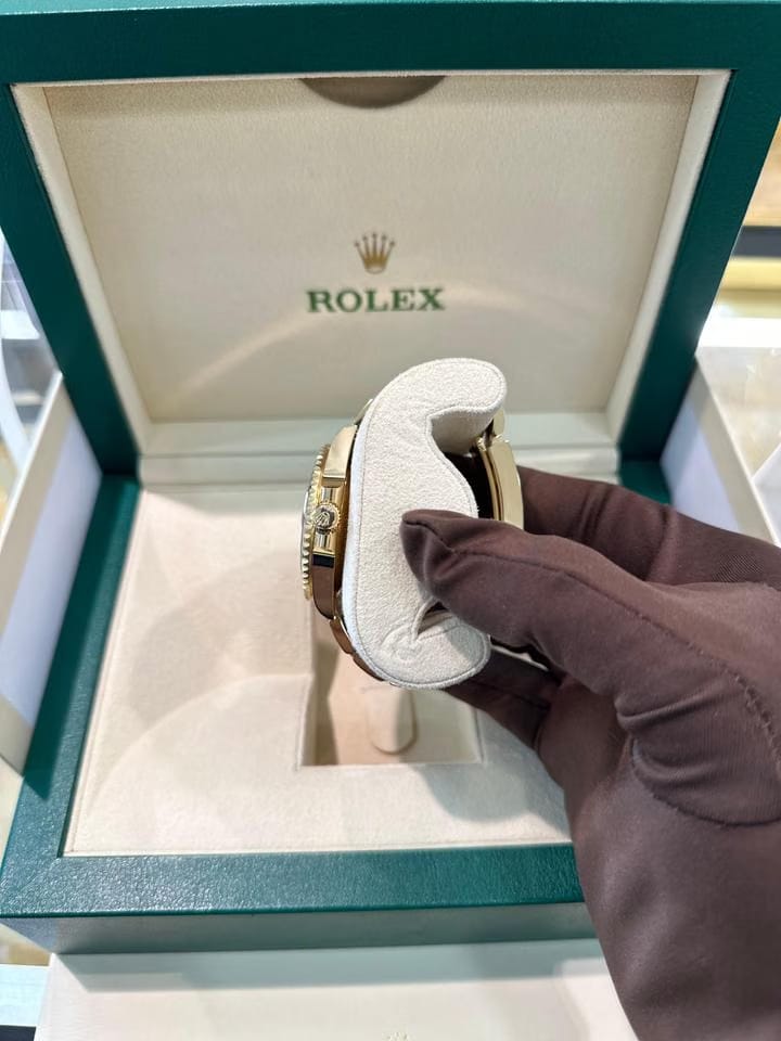 Rolex | Submariner | 126618LB | Yellow gold | 40 mm | Yellow gold | Blue | Automatic