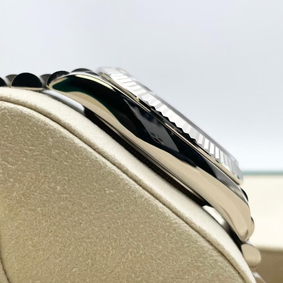 Rolex | Day-Date | 128239 | White gold | 36 x 43 mm | White gold | Blue | Automatic