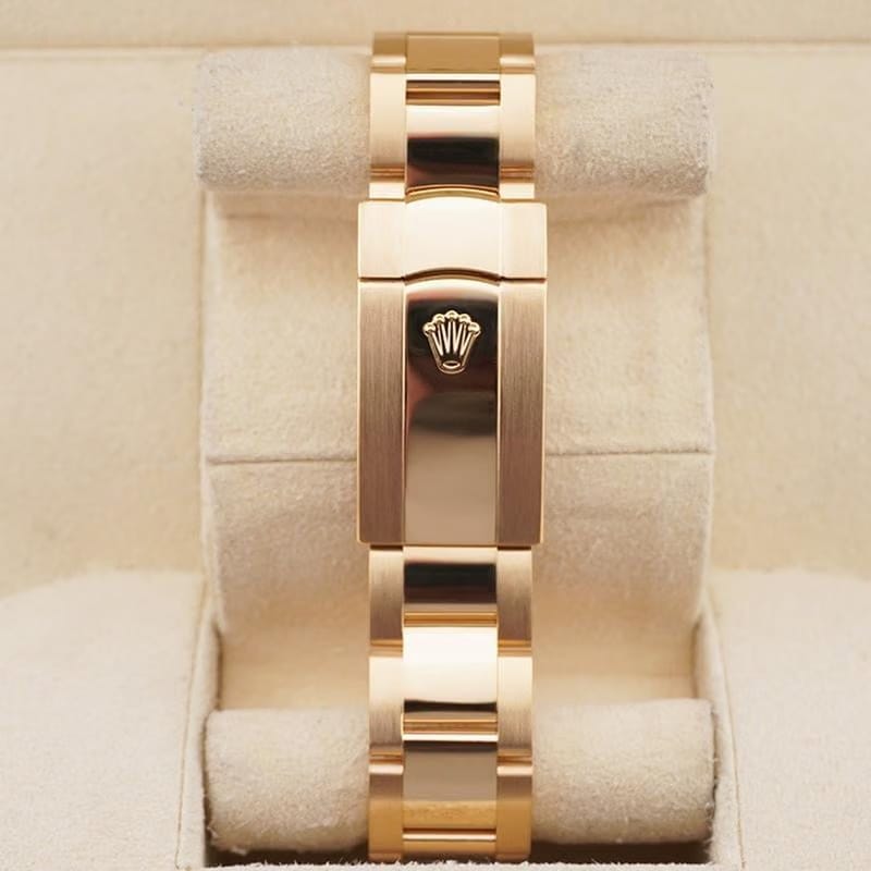 Rolex | Sky-Dweller | 326938 | Yellow gold | 42 mm | Yellow gold | White | Automatic