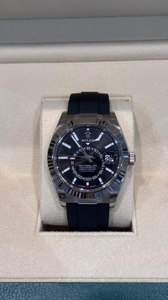 Rolex | Sky-Dweller | 336239 | White gold | 42 mm | Rubber | Black | Automatic