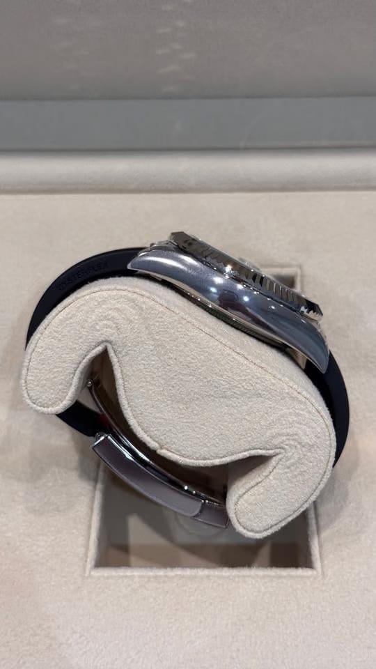 Rolex | Sky-Dweller | 336239 | White gold | 42 mm | Rubber | Black | Automatic