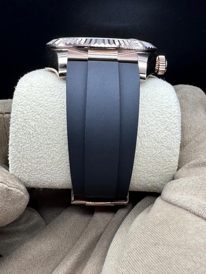 Rolex | Sky-Dweller | 336235-0002 | Rose gold | 42 mm | Rubber | White | Automatic