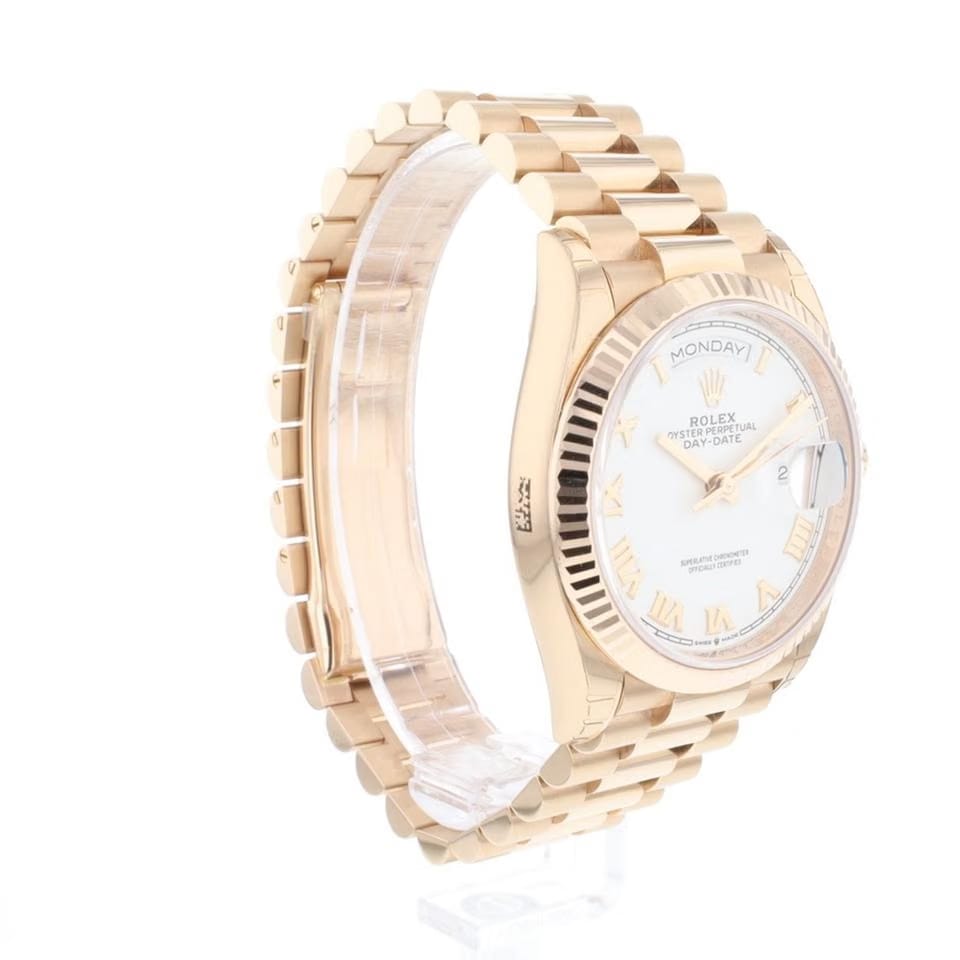 Rolex | Day-Date | 128235 | Rose gold | 36 mm | Rose gold | White | Automatic