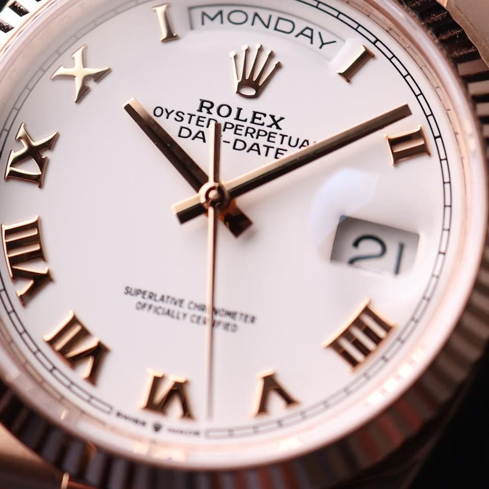 Rolex | Day-Date | 128235 | Rose gold | 36 mm | Rose gold | White | Automatic