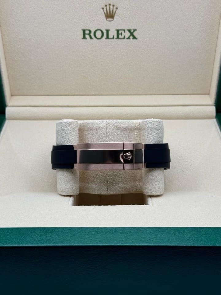 Rolex | Daytona | 126515ln-cm1-dc722 | Rose gold | 40 mm | Rubber | Pink | Automatic