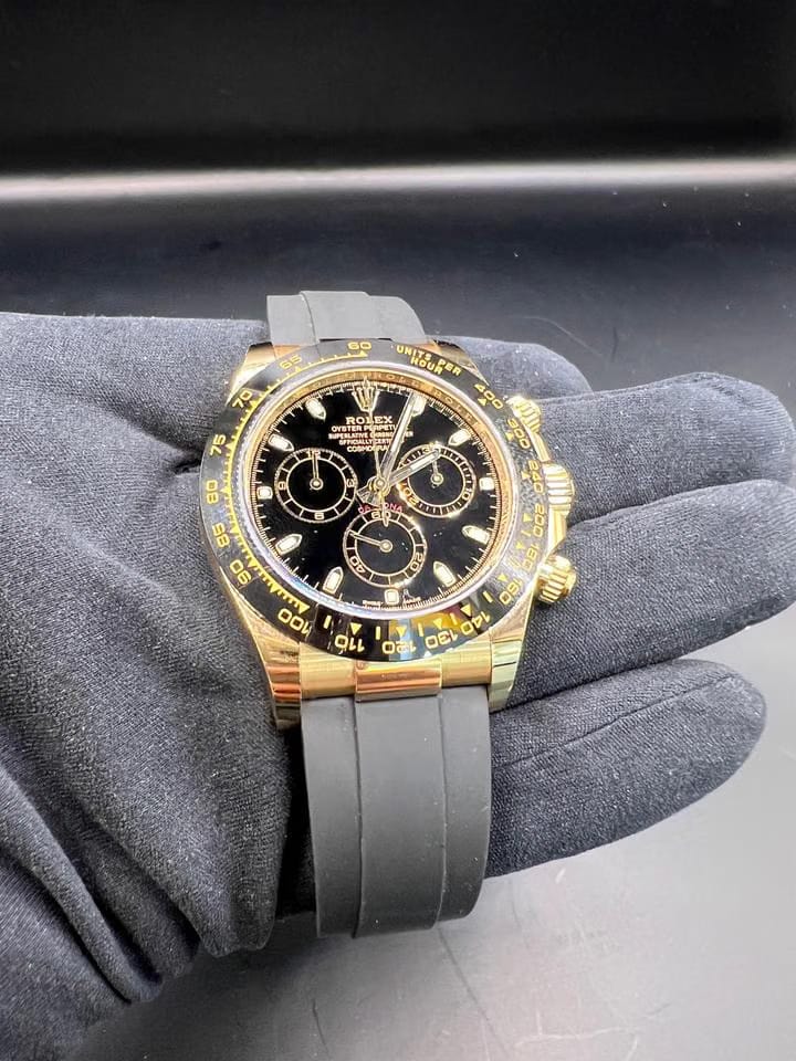 Rolex | Daytona | 116518 | Yellow gold | 40 mm | Rubber | Black | Automatic