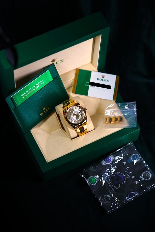 Rolex | Sky-Dweller | 326938 | Yellow gold | 42 mm | Yellow gold | Silver | Automatic
