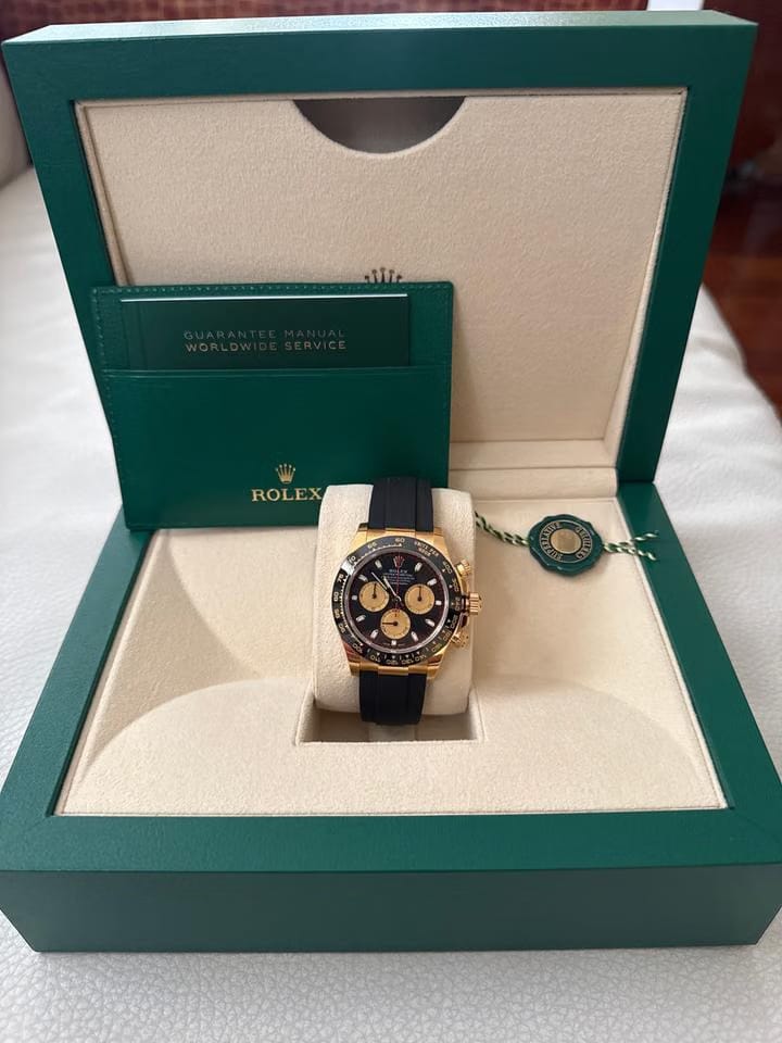 Rolex | Daytona | 116518LN | Yellow gold | 40 x 43 mm | Rubber | Black | Automatic