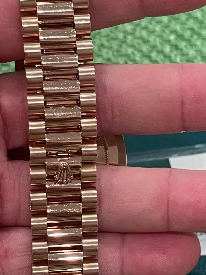 Rolex | Day-Date | 218235 | Red gold | 41 x 49 mm | Rose gold | Pink | Automatic