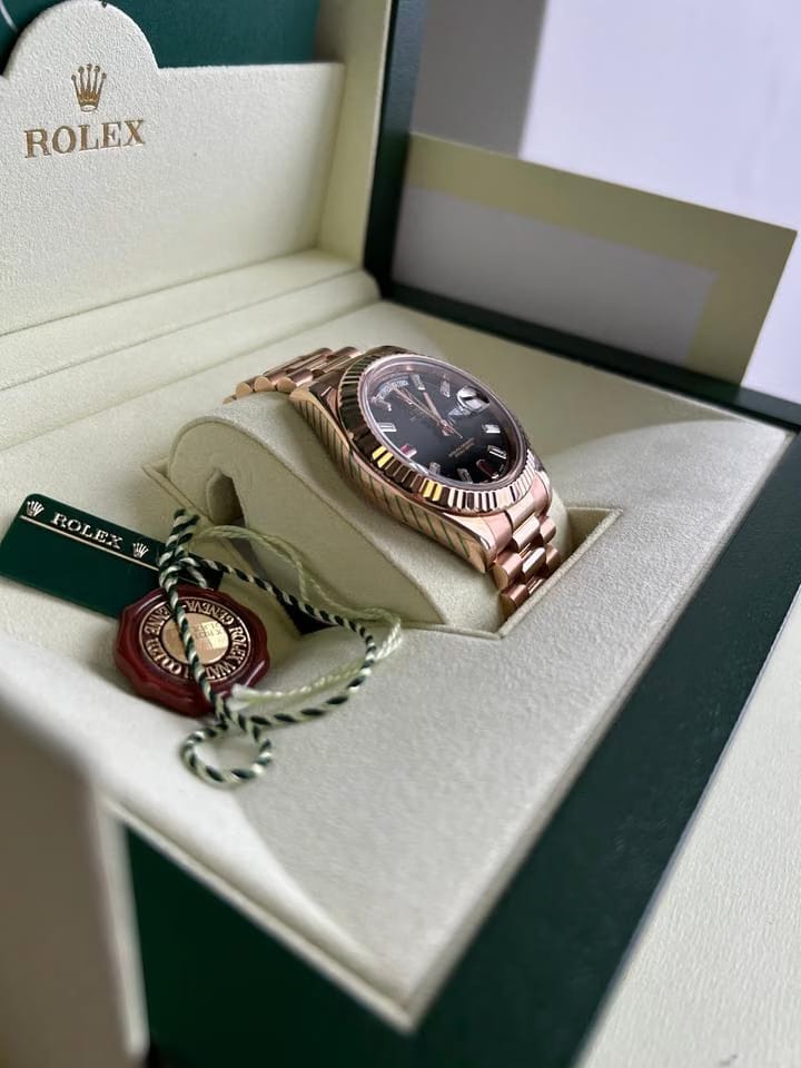 Rolex | Day-Date | 218235 | Rose gold | Rose gold | Black