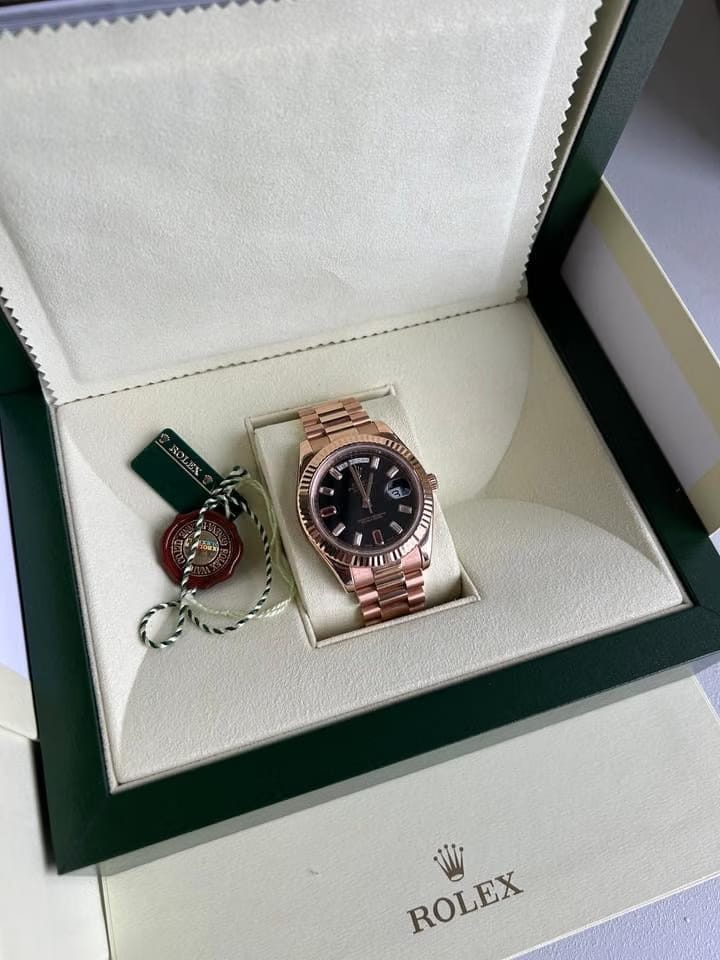 Rolex | Day-Date | 218235 | Rose gold | Rose gold | Black