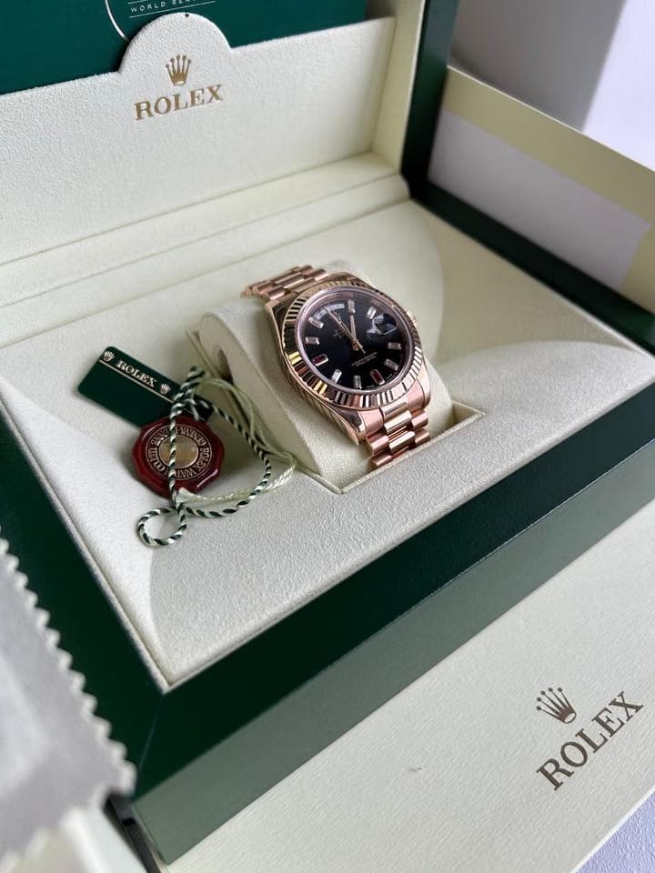 Rolex | Day-Date | 218235 | Rose gold | Rose gold | Black