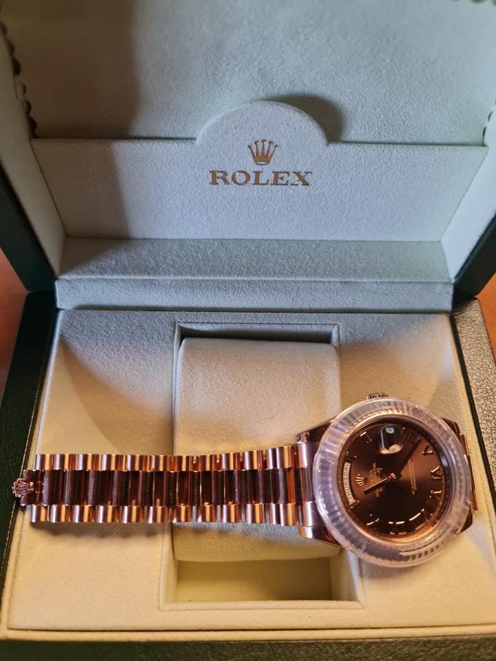 Rolex | Day-Date | 218235 | 41 x 49 mm | Rose gold | Automatic