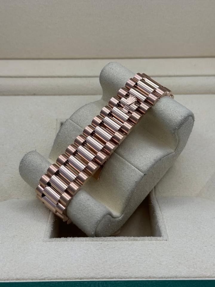 Rolex | Day-Date | 228235 | Rose gold | 40 mm | Rose gold | Bronze | Automatic