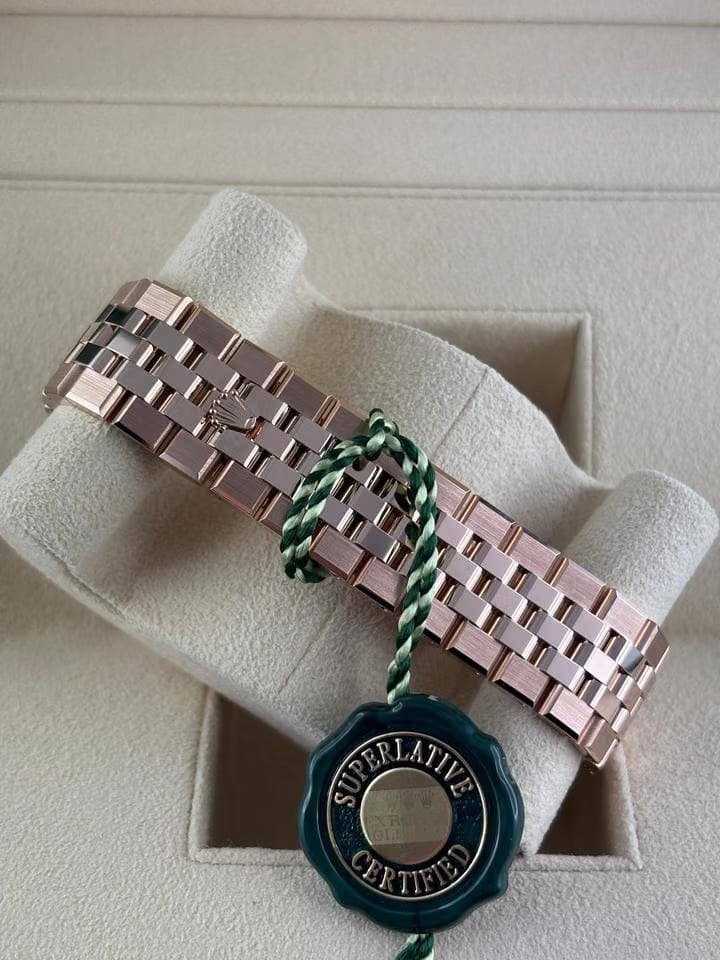 Rolex | Land-Dweller | 127235 | Rose gold | 36 mm | Rose gold | White | Automatic