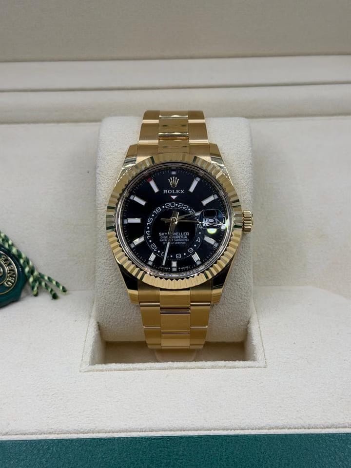 Rolex | Sky-Dweller | 336938 | Yellow gold | 42 mm | Yellow gold | Black | Automatic