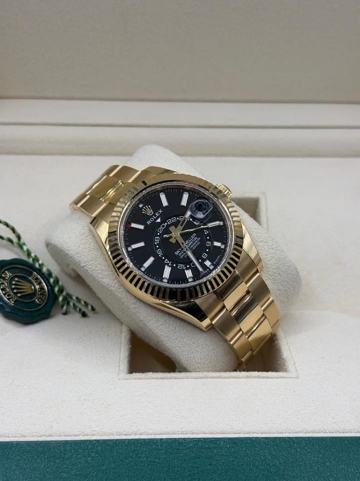 Rolex | Sky-Dweller | 336938 | Yellow gold | 42 mm | Yellow gold | Black | Automatic