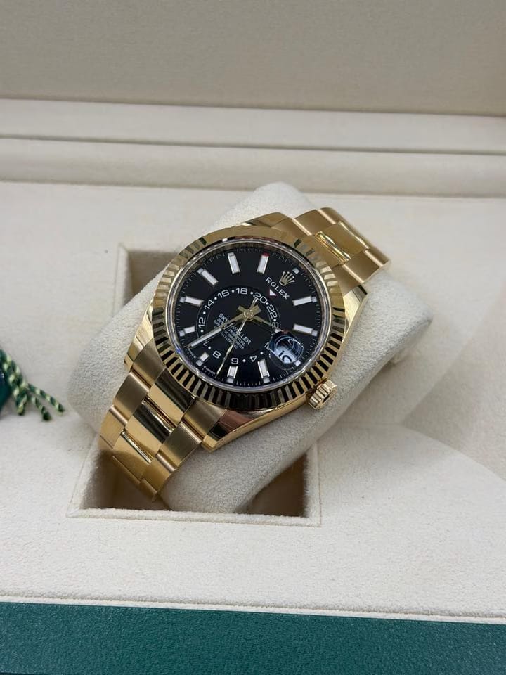 Rolex | Sky-Dweller | 336938 | Yellow gold | 42 mm | Yellow gold | Black | Automatic