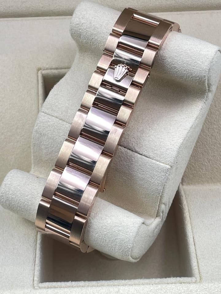 Rolex | Day-Date | 118235 | Rose gold | 36 mm | Rose gold | Gold | Automatic