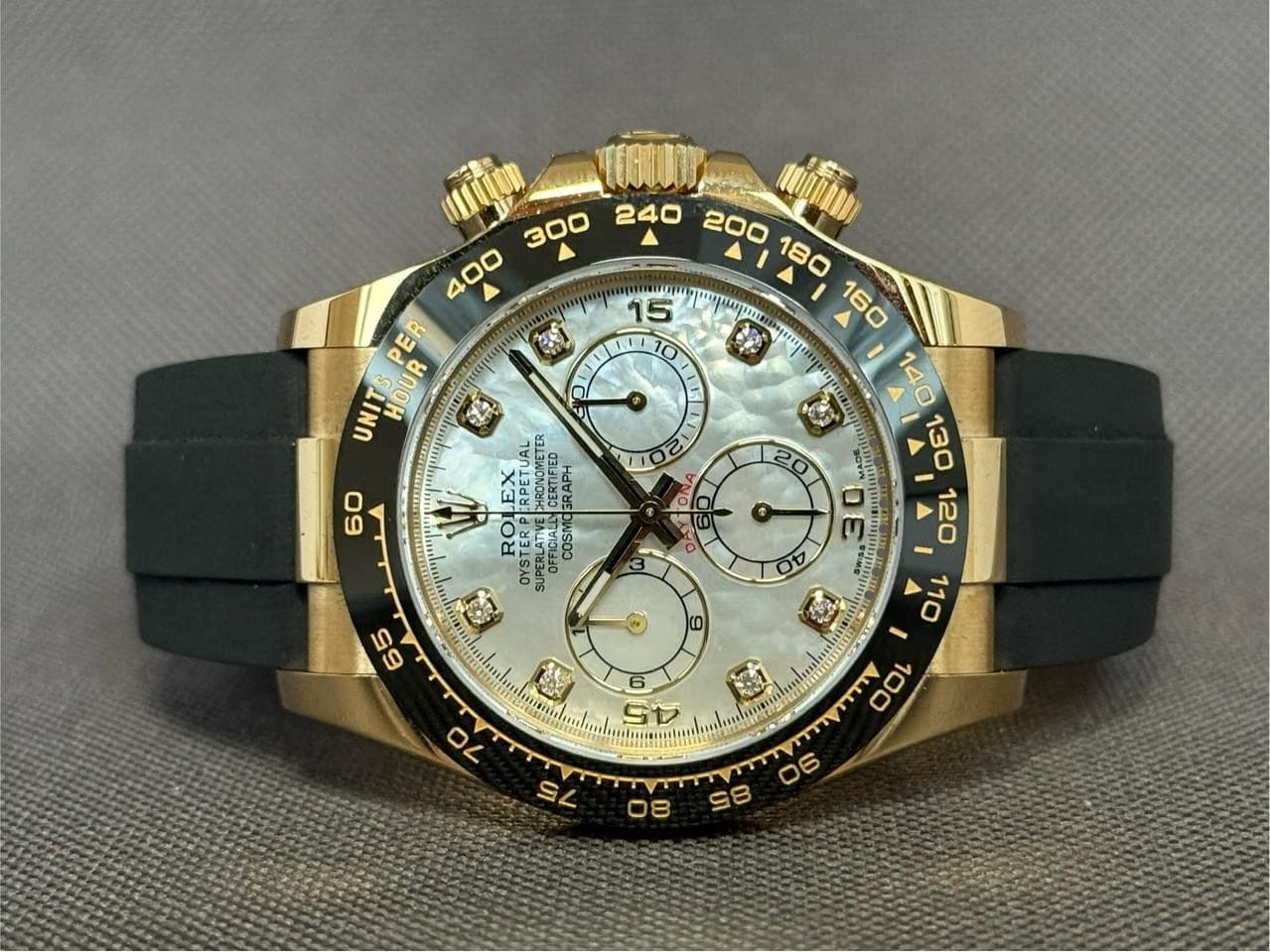 Rolex | Daytona | 116518LN | Yellow gold | 40 x 43 mm | Rubber | Mother of pearl | Automatic
