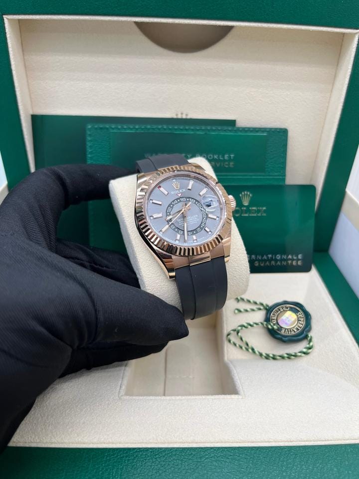Rolex | Sky-Dweller | 336235 | Rose gold | Rubber | Grey | Automatic