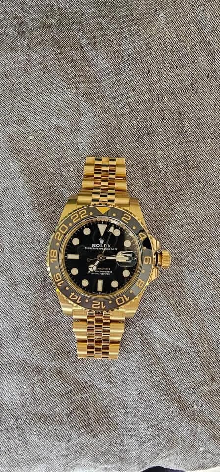 Rolex | GMT-Master II | 126718grnr | 40 mm | Yellow gold | Automatic