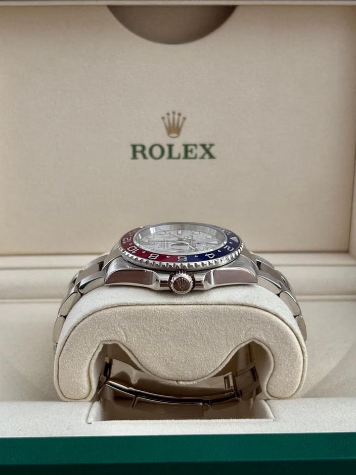 Rolex | GMT-Master II | 126719BLRO | Yellow gold | 40 mm | Rubber | Meteorite | Automatic