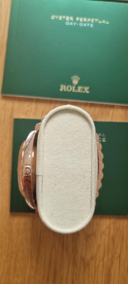Rolex | Day-Date | 228235 | Rose gold | 40 mm | Rose gold | Gold | Automatic