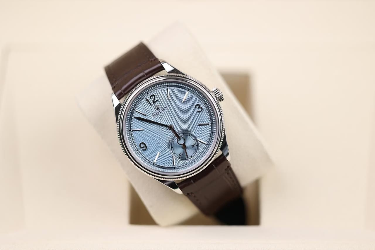 Rolex | 1908 | 52506 | Platinum | 39 x 34 mm | Leather | Blue | Automatic