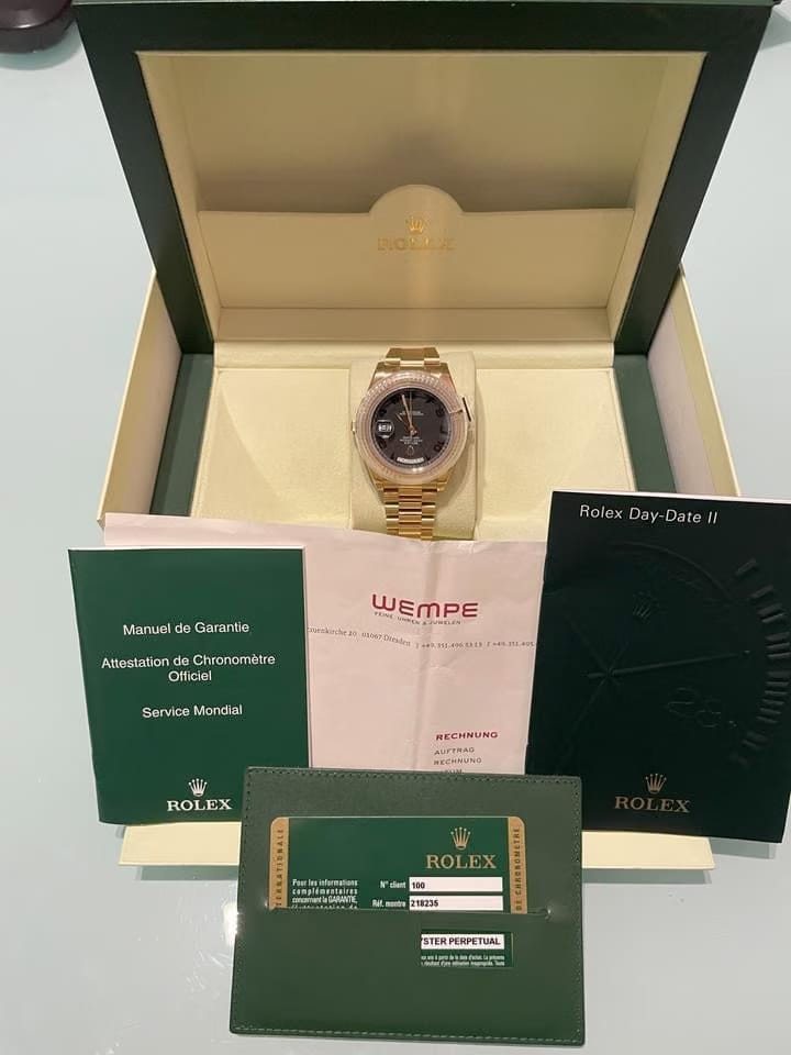 Rolex | Day-Date | 218235 | Rose gold | 41 x 49 mm | Rose gold | Black | Automatic
