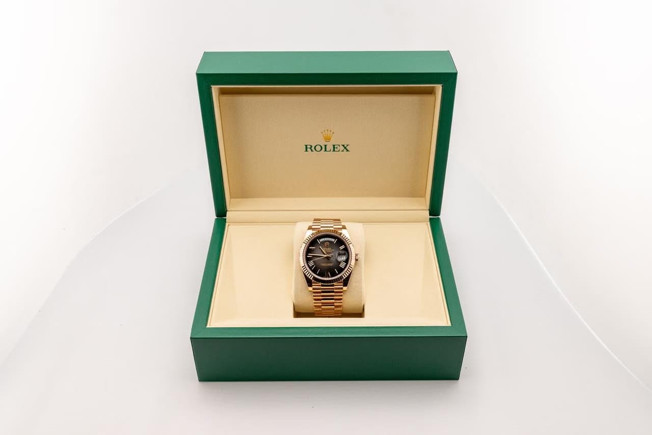Rolex | Day-Date | 228235 | Rose gold | 40 mm | Rose gold | Black | Automatic