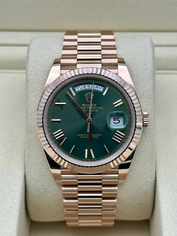Rolex | Day-Date | 228235 | Rose gold | 40 mm | Red gold | Green | Automatic