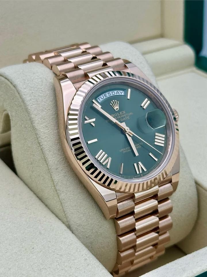Rolex | Day-Date | 228235 | Rose gold | 40 mm | Red gold | Green | Automatic