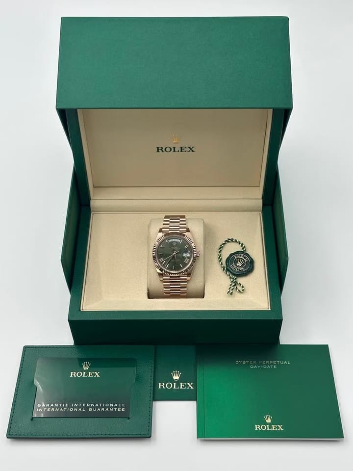 Rolex | Day-Date | 228235 | Rose gold | 40 mm | Red gold | Green | Automatic