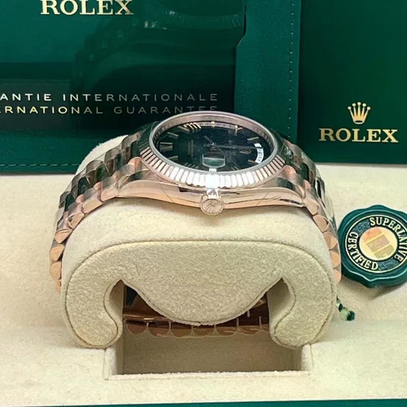 Rolex | Day-Date | 228235 | Rose gold | 40 mm | Rose gold | Silver (solid) | Automatic