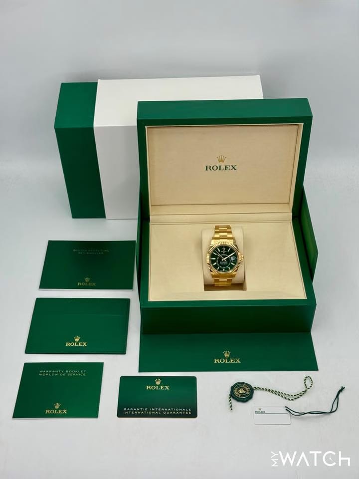 Rolex | Sky-Dweller | 336938 | Yellow gold | 42 mm | Yellow gold | Green | Automatic