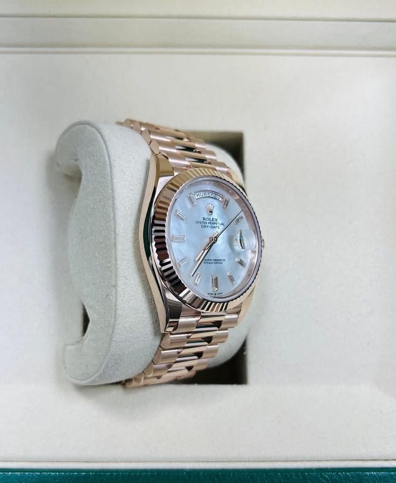 Rolex | Day-Date | 228235 | Rose gold | 40 mm | Rose gold | Mother of pearl | Automatic