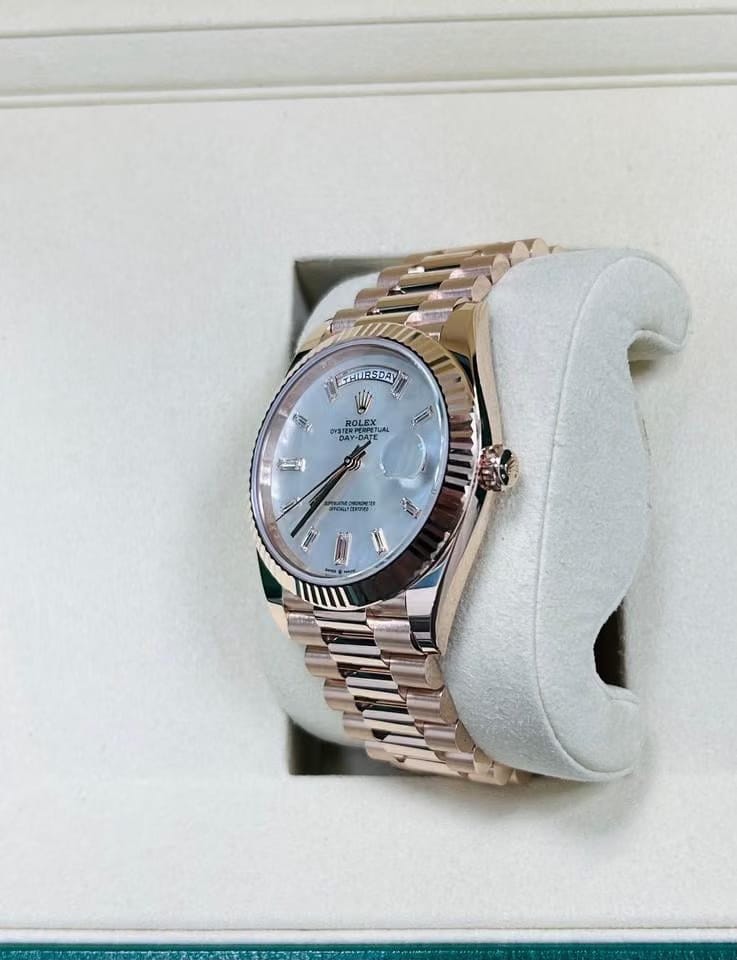 Rolex | Day-Date | 228235 | Rose gold | 40 mm | Rose gold | Mother of pearl | Automatic