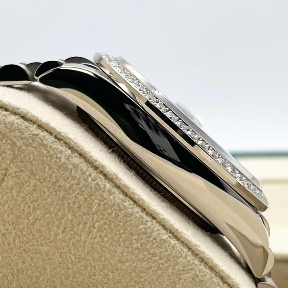 Rolex | Day-Date | 128349RBR | White gold | 36 x 43 mm | White gold | Blue | Automatic