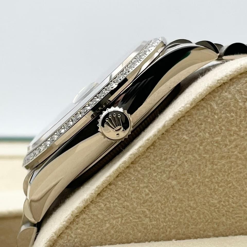 Rolex | Day-Date | 128349RBR | White gold | 36 x 43 mm | White gold | Blue | Automatic