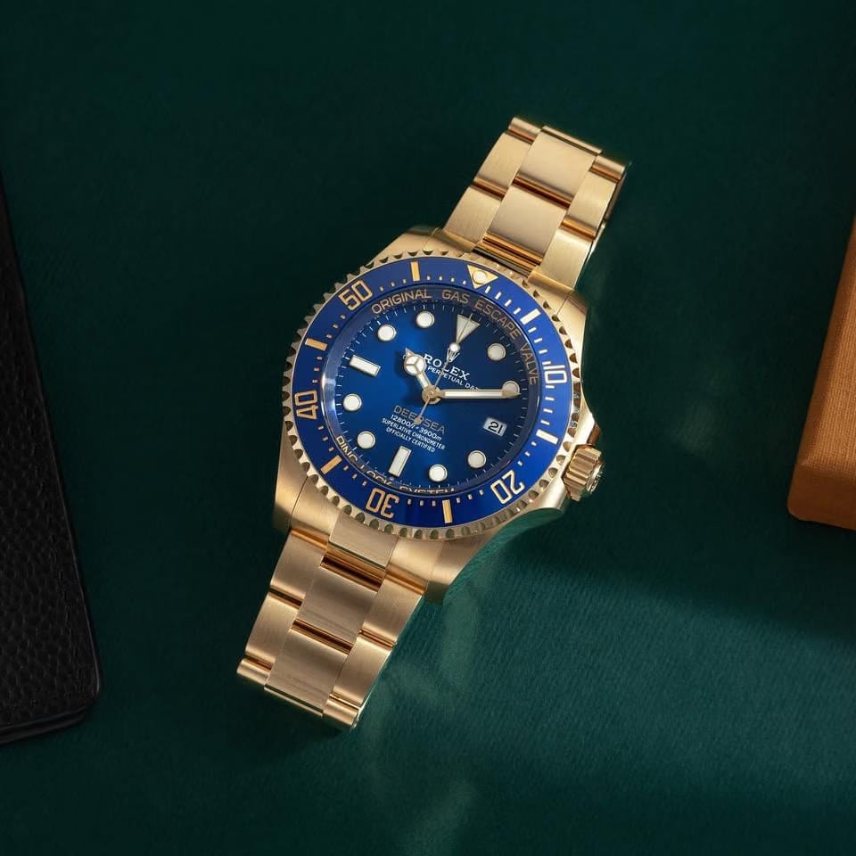 Rolex | Sea-Dweller | 136668LB | Yellow gold | 44 mm | Yellow gold | Blue | Automatic
