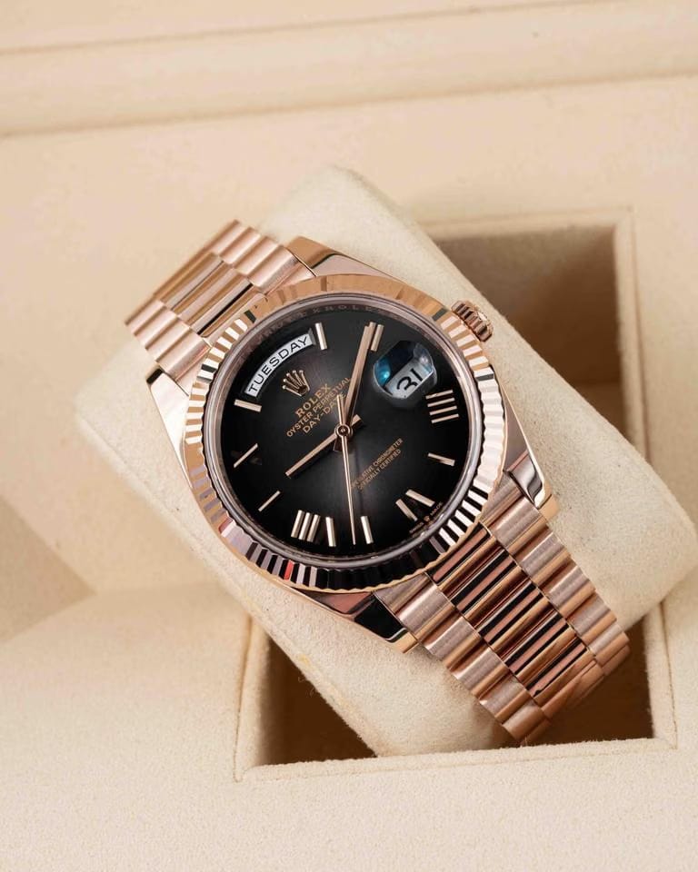 Rolex | Day-Date | 228235 | Rose gold | 40 mm | Grey | Automatic
