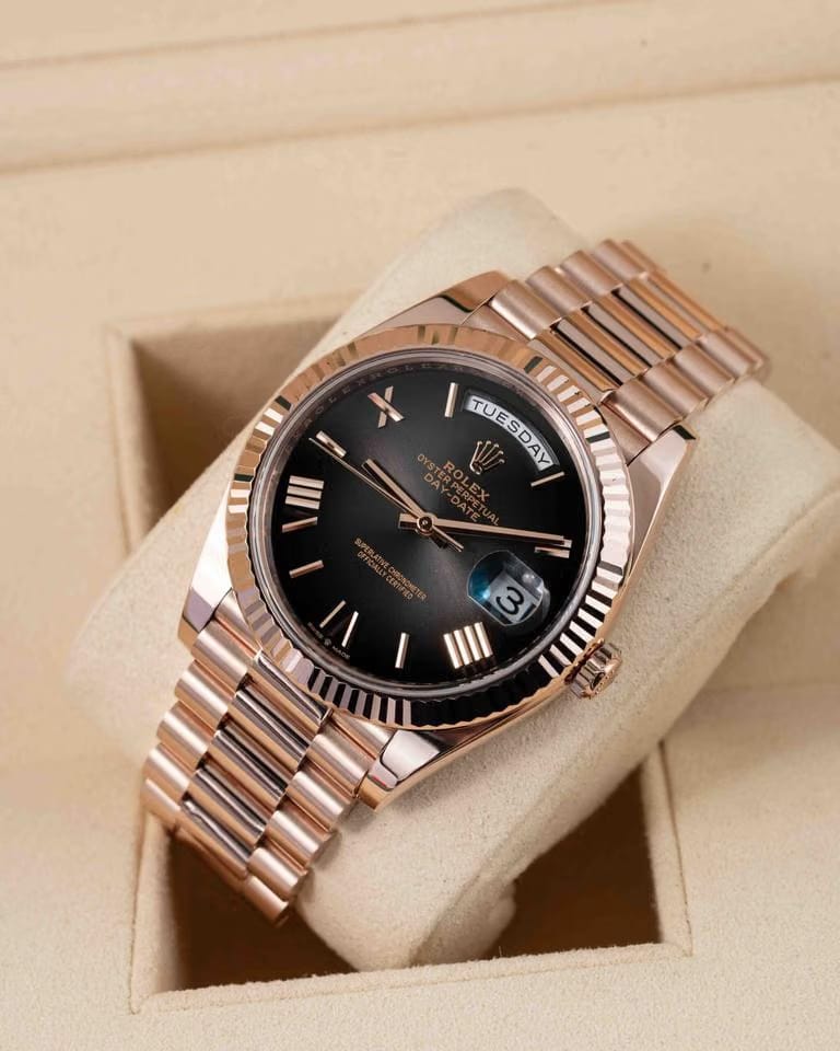 Rolex | Day-Date | 228235 | Rose gold | 40 mm | Grey | Automatic