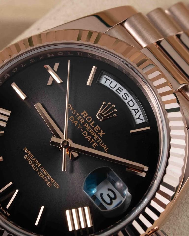Rolex | Day-Date | 228235 | Rose gold | 40 mm | Grey | Automatic