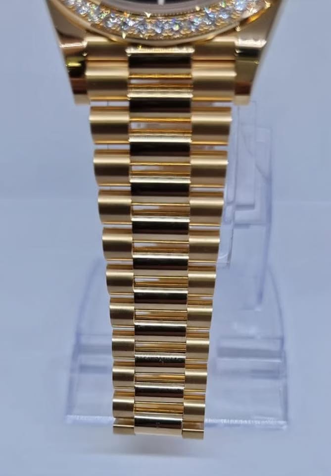 Rolex | Day-Date | 228348 | Yellow gold | 40 mm | Yellow gold | Black | Automatic